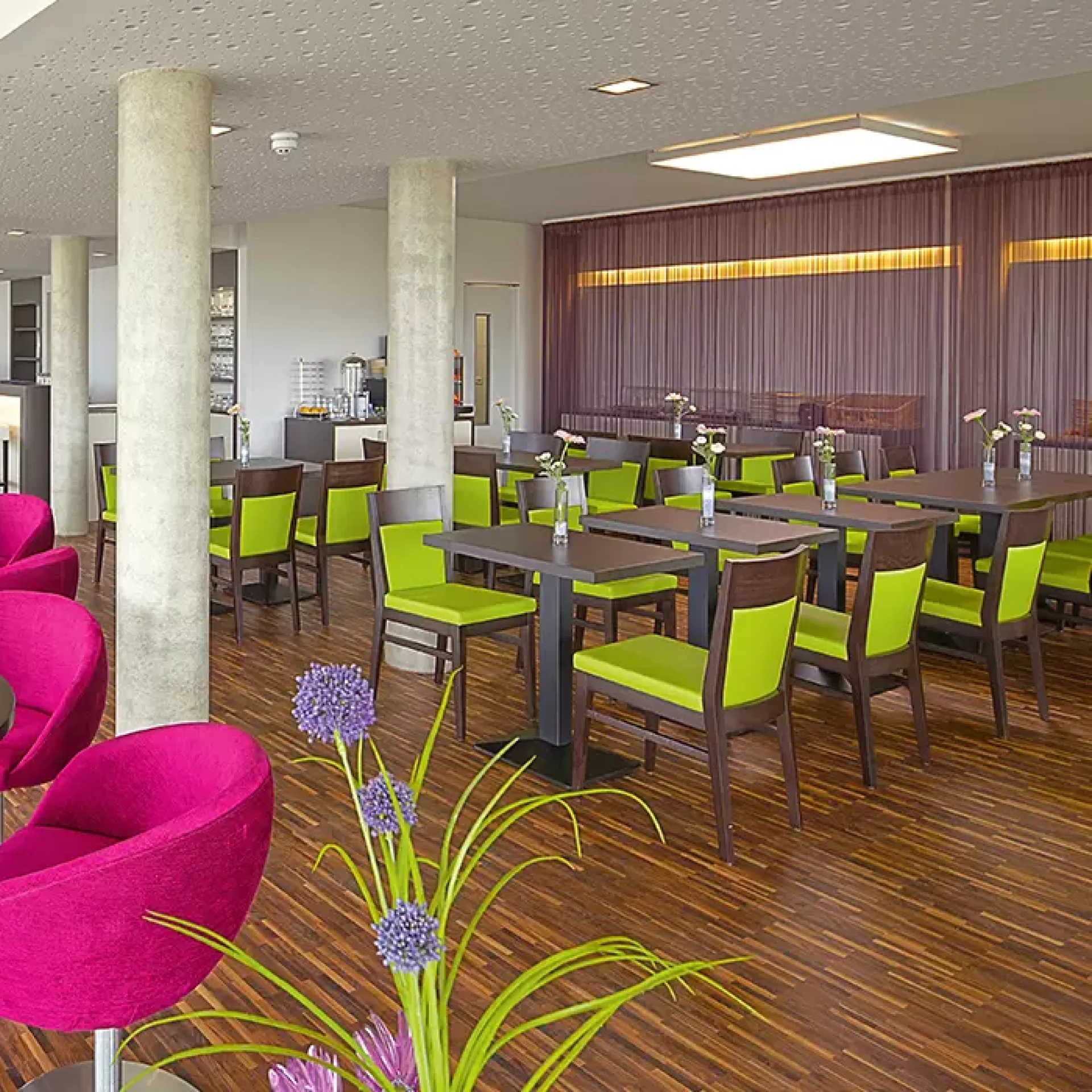 Objekt.de Referenz Restaurant & Bar IQ Hotel