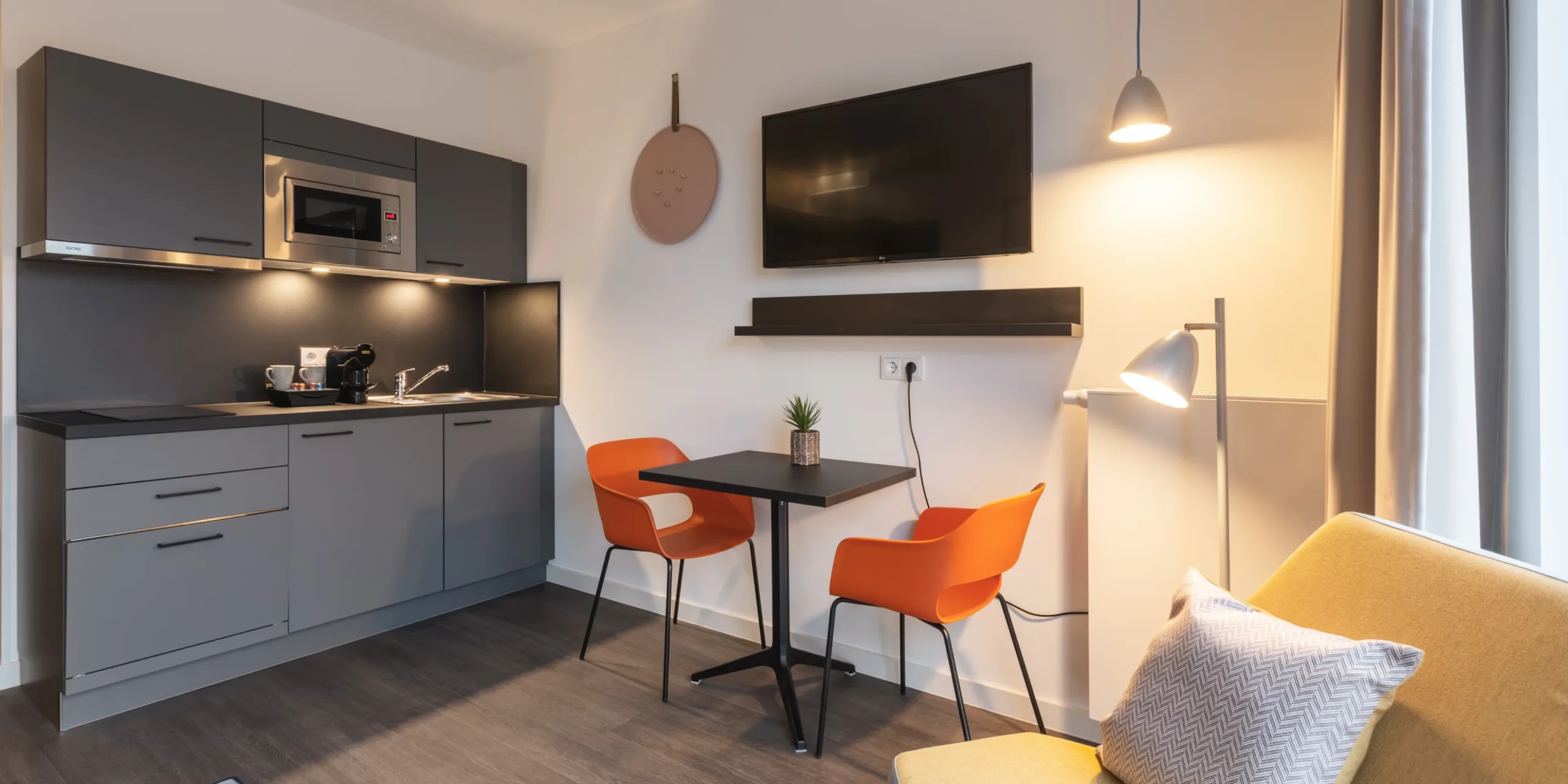 Objekt.de Referenz Hoteleinrichtungen Candlewood Suites Berlin Charlottenburg by IHG